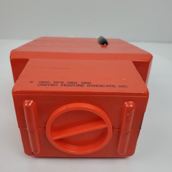 Vintage Snoopy Peanuts Dog House Coin Bank 7 x 4.25 inch - Picture 7 of 8